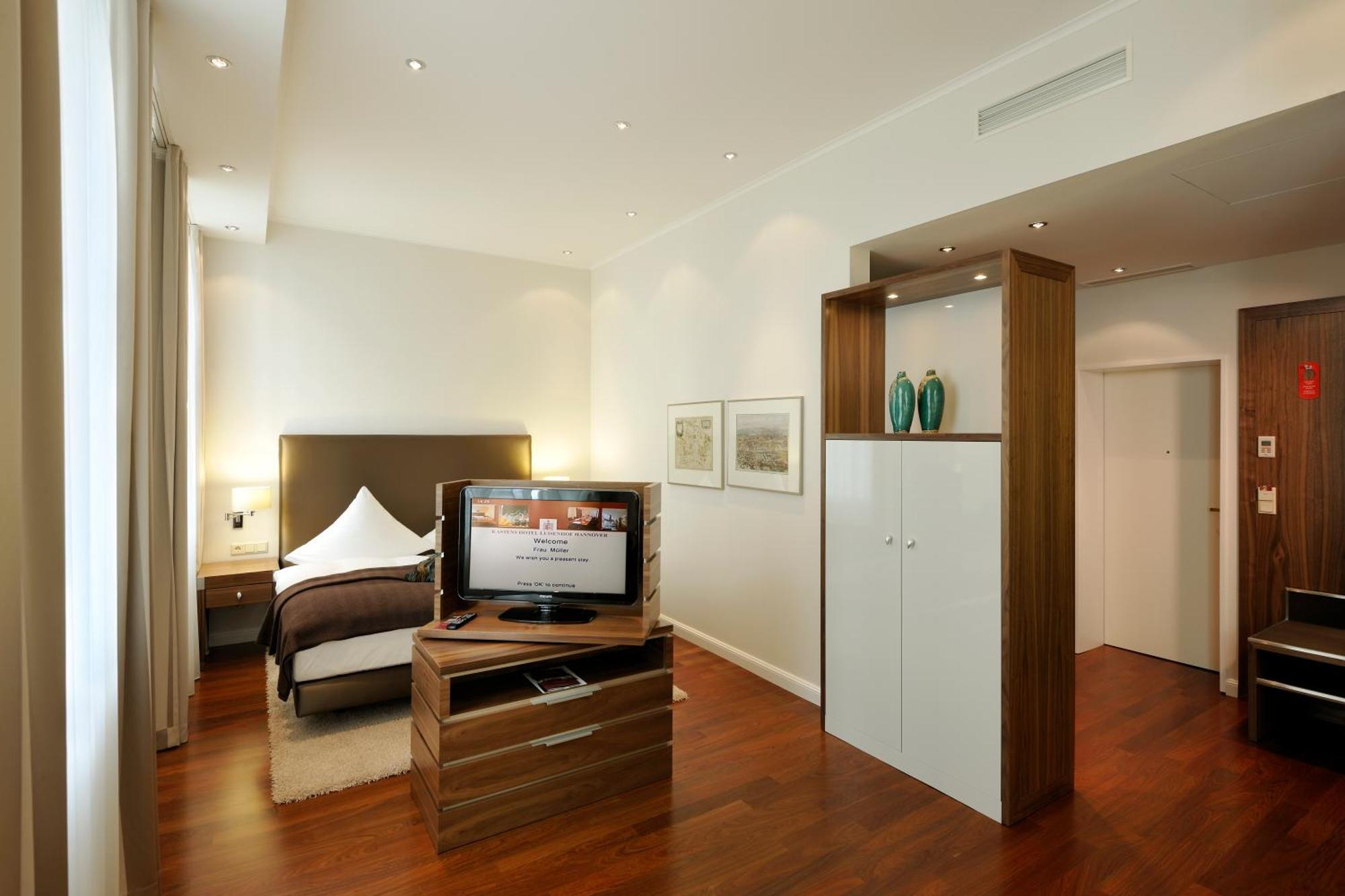 Junior Suite,1658066055:JPEG